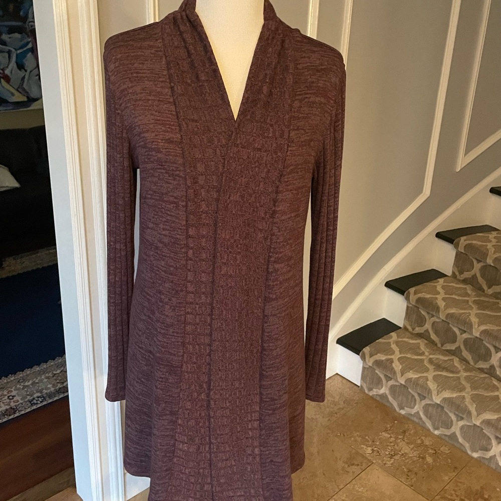 Long Wrap with Thumbholes | EUC | Size M | Plum